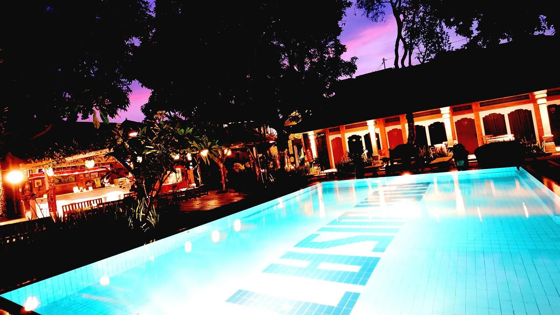 Puri Wisata Balinese Style Hotel Seminyak  Guest house