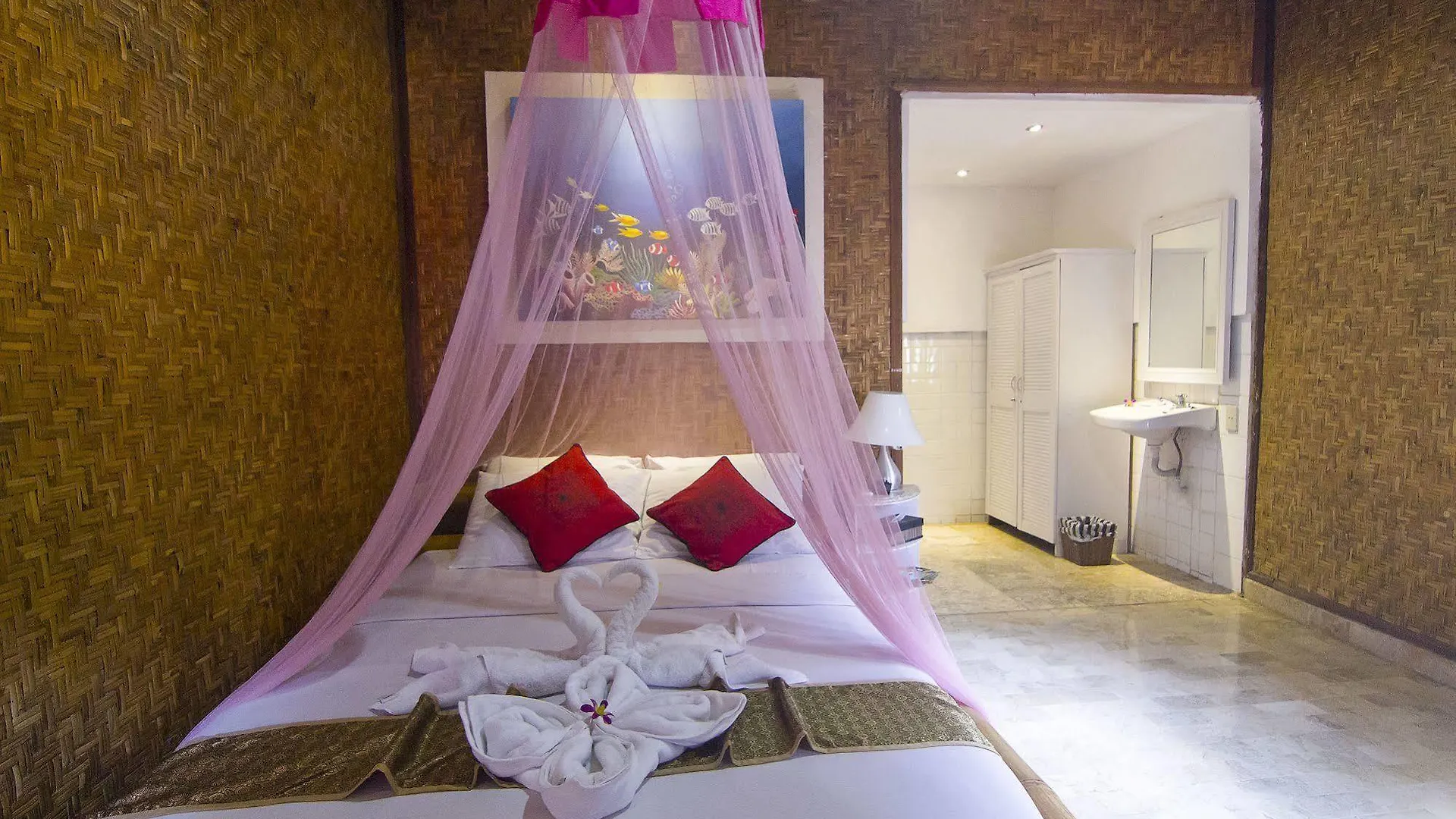 *** Guest house Puri Wisata Balinese Style Hotel Seminyak  Indonesia